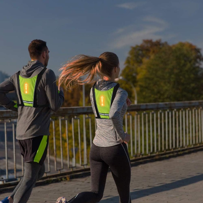 เสื้อกั๊กนิรภัยพร้อมไฟเลี้ยวแบ - Running Gear Lights บทวิจารณ์และราคา