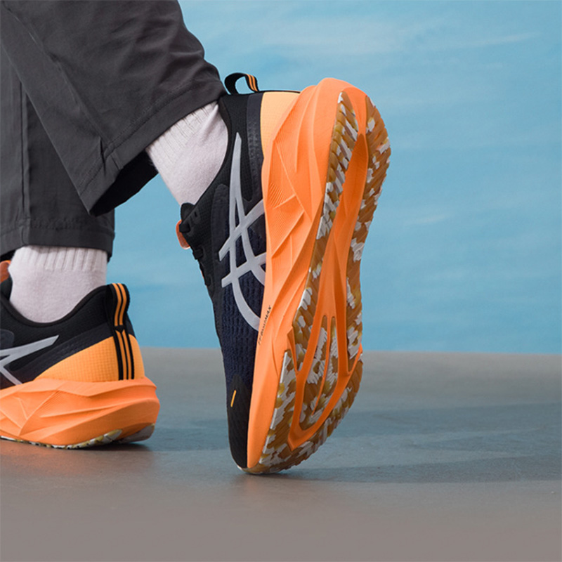 รองเท้าวิ่งผู้ชาย Asics NOVABL - Running Gear Asics บทวิจารณ์และราคา