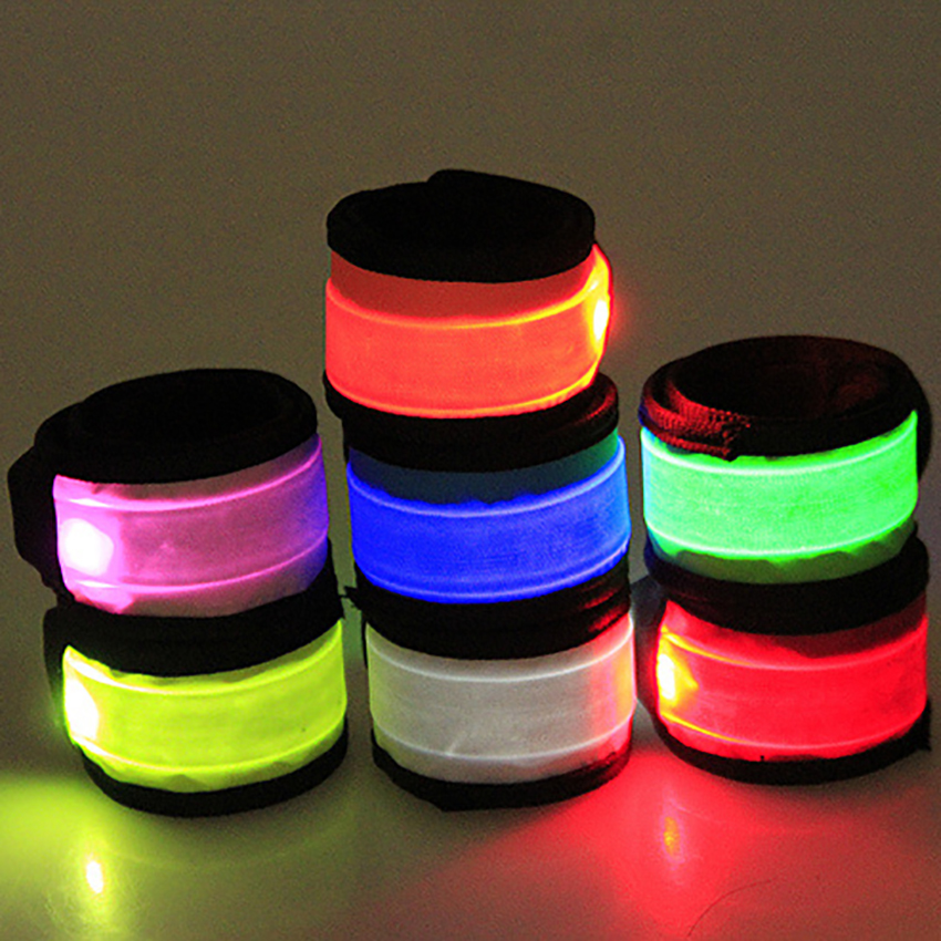 สายรัดข้อมือไฟ LED สำหรับผู้ชา - Running Gear Of The Year บทวิจารณ์และราคา