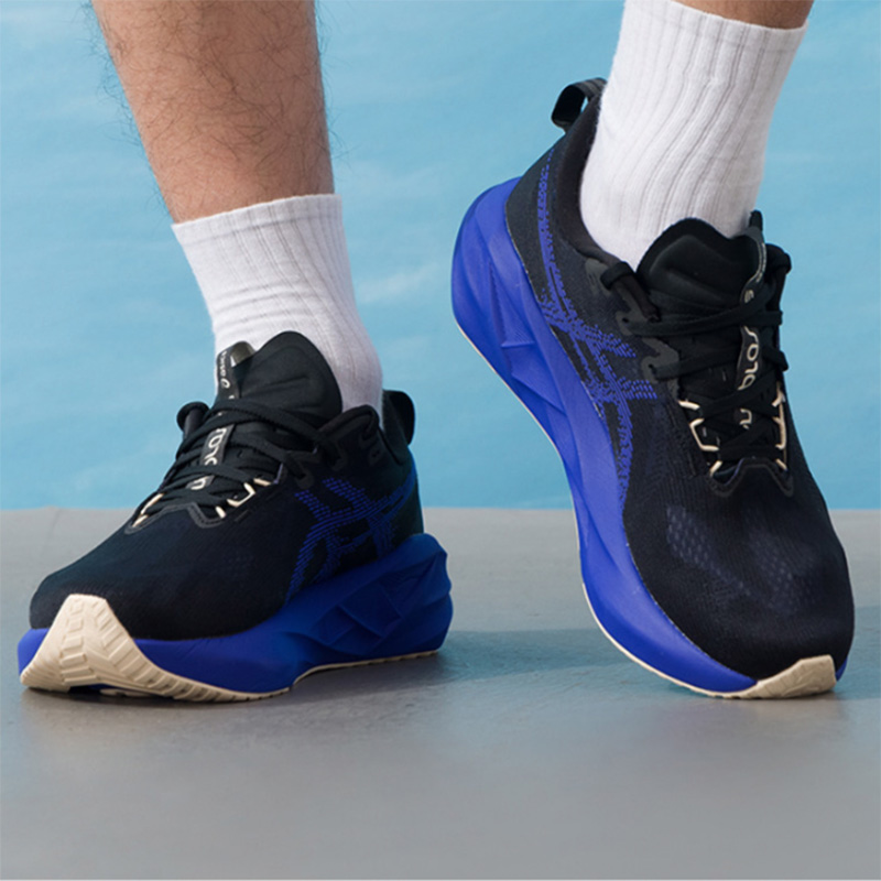 Asics NOVABLAST 5 สีดำรอยัลบลู - Running Gear Asics บทวิจารณ์และราคา