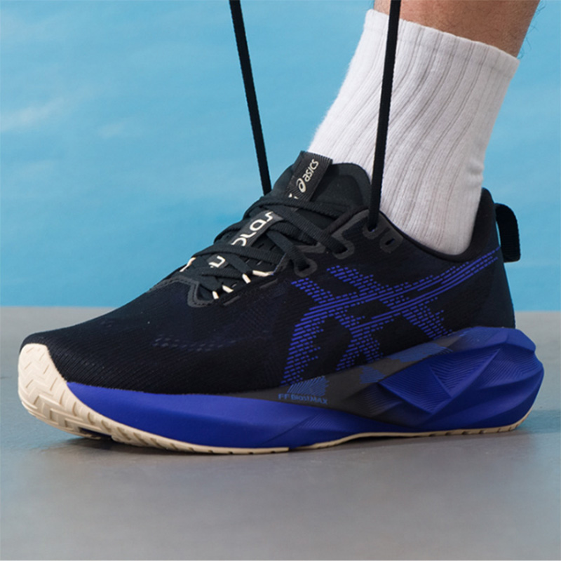 Asics NOVABLAST 5 สีดำรอยัลบลู - Running Gear Asics บทวิจารณ์และราคา