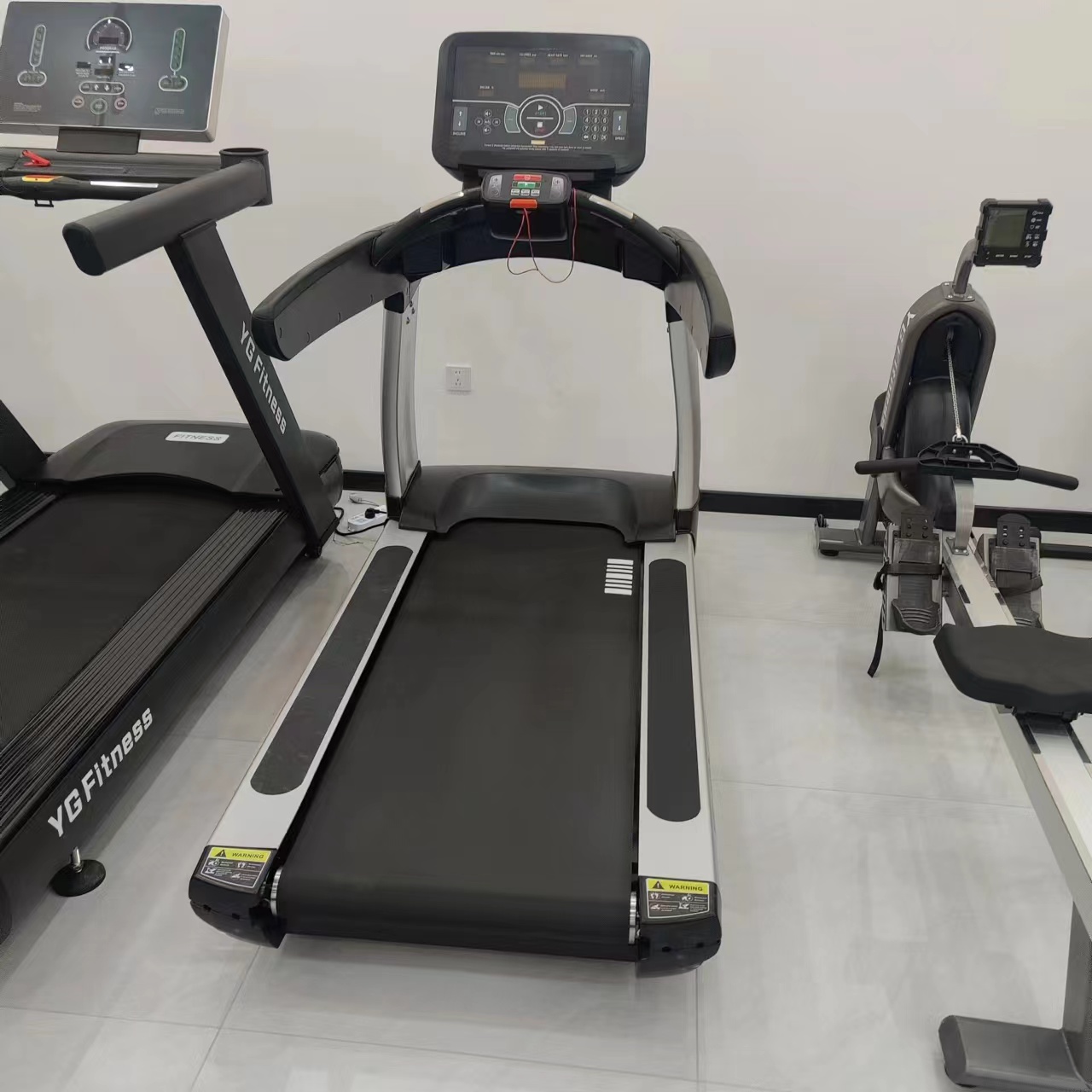 ลู่วิ่งไฟฟ้าสำหรับยิม 3 แรงม้า - High And Running Gear บทวิจารณ์และราคา